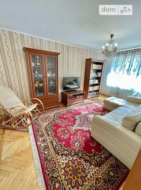 Продажа трехкомнатной квартиры в Днепре, на бул. Славы 7, район Победа-5 фото 1 Продажа трехкомнатной квартиры в Днепре, на бул. Славы 7, район Победа-5 фото 1