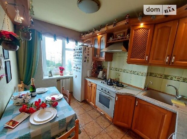 Продажа трехкомнатной квартиры в Днепре, на бул. Славы 8, район Победа-5 фото 1 Продажа трехкомнатной квартиры в Днепре, на бул. Славы 8, район Победа-5 фото 1