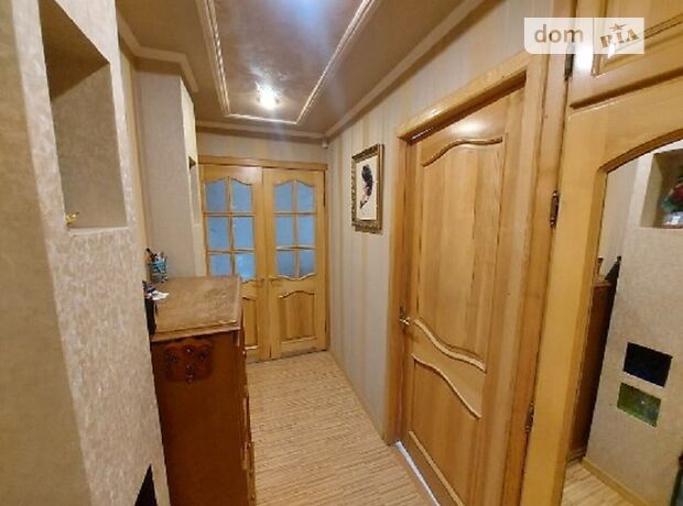 Продажа трехкомнатной квартиры в Днепре, на бул. Славы 8, район Победа-5 фото 1 Продажа трехкомнатной квартиры в Днепре, на бул. Славы 8, район Победа-5 фото 1