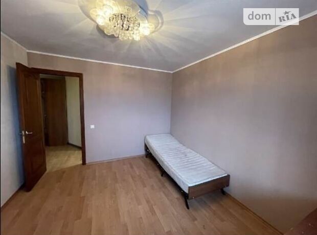 Продажа трехкомнатной квартиры в Днепре, на бул. Славы, район Победа-5 фото 1 Продажа трехкомнатной квартиры в Днепре, на бул. Славы, район Победа-5 фото 1