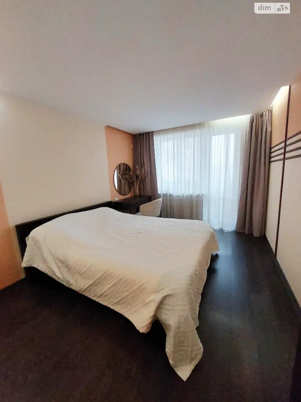 Продажа трехкомнатной квартиры в Днепре, на бул. Славы 8, район Победа-5 фото 1