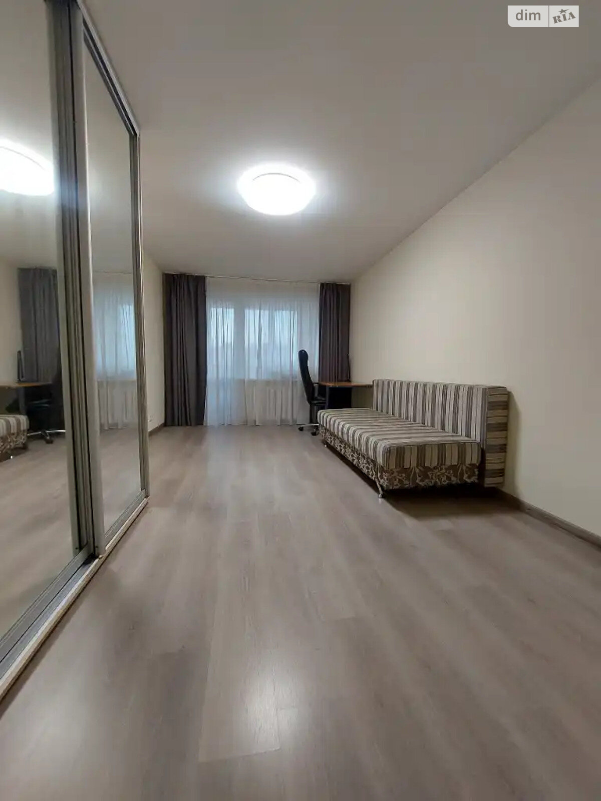 Продажа трехкомнатной квартиры в Днепре, на бул. Славы 8, район Победа-5 фото 1