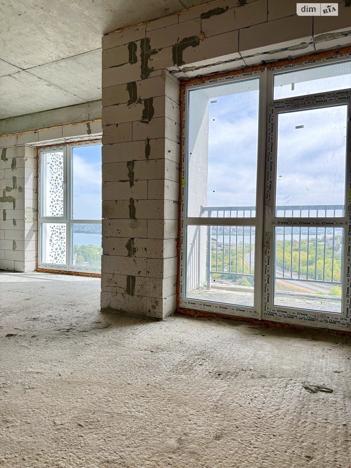 Продажа трехкомнатной квартиры в Днепре, на пер. Добровольцев 3, район Победа-6 фото 1