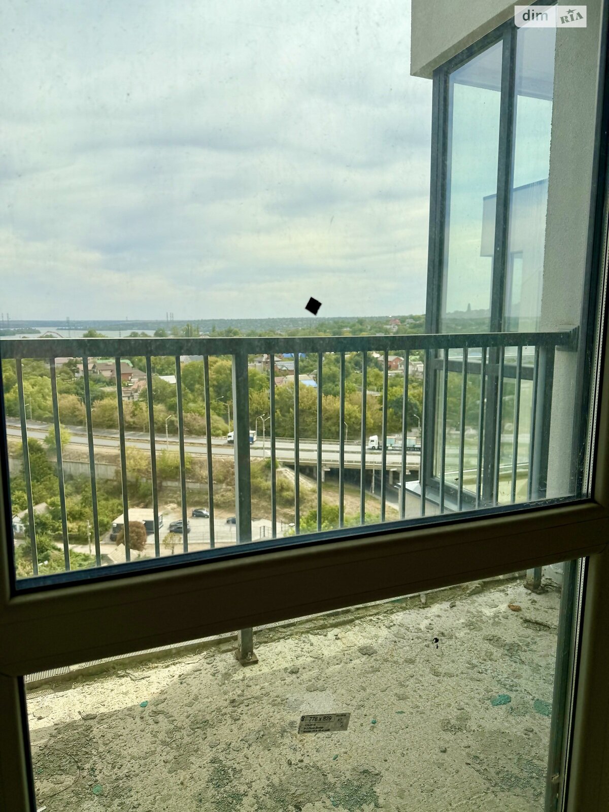 Продажа трехкомнатной квартиры в Днепре, на пер. Добровольцев 3, район Победа-6 фото 1