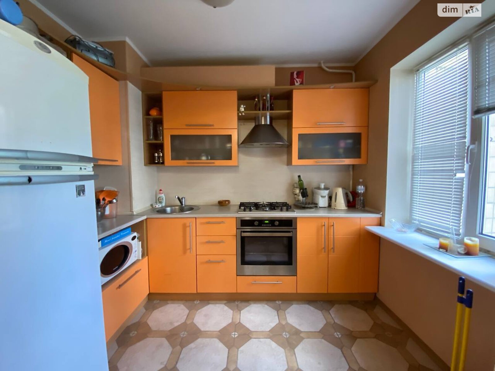 Продаж трикімнатної квартири в Дніпрі, на просп. Героїв 21, район Перемога-6 фото 1