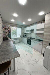 Продажа трехкомнатной квартиры в Днепре, на просп. Героев 23, район Победа-6 фото 2