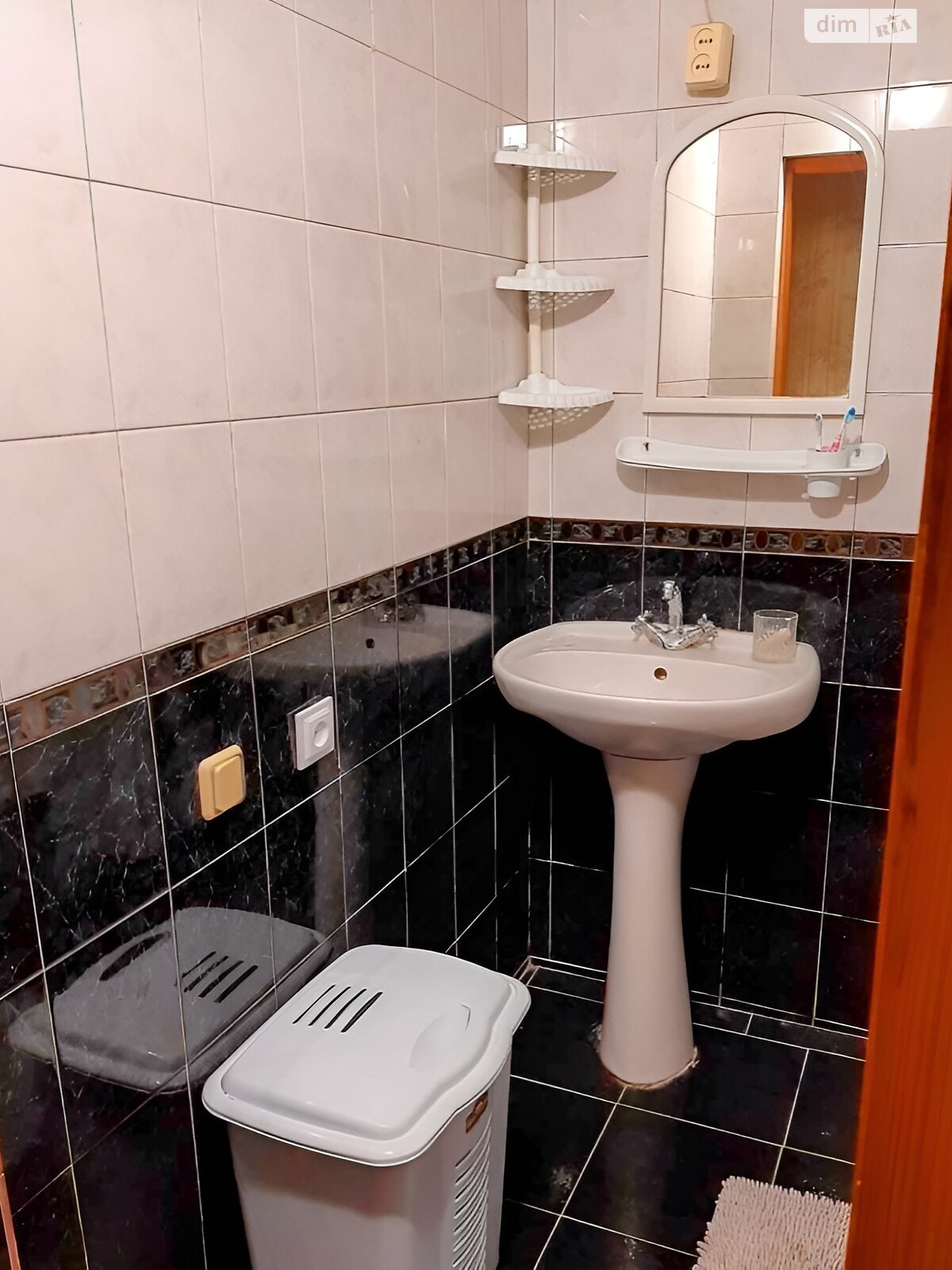 Продажа трехкомнатной квартиры в Днепре, на ул. Новогодняя, район Победа-6 фото 1 Продажа трехкомнатной квартиры в Днепре, на ул. Новогодняя, район Победа-6 фото 1
