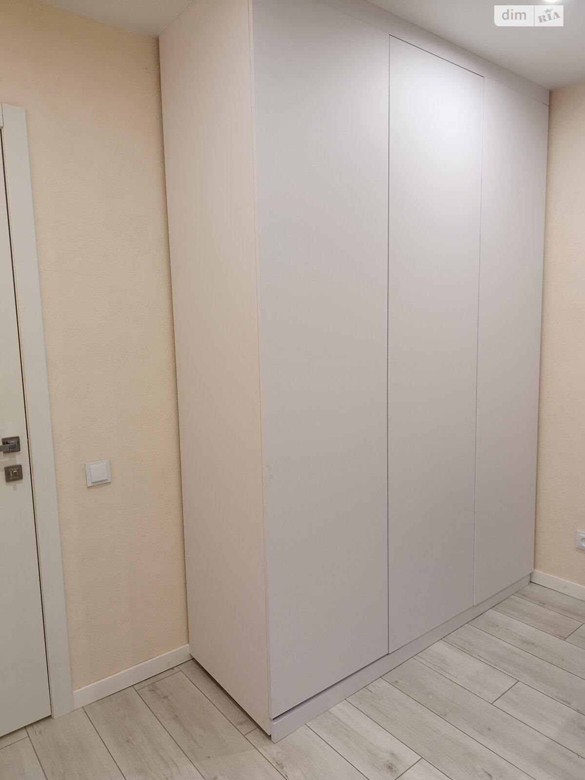 Продажа трехкомнатной квартиры в Днепре, на пер. Штабной, район Победа-6 фото 1 Продажа трехкомнатной квартиры в Днепре, на пер. Штабной, район Победа-6 фото 1