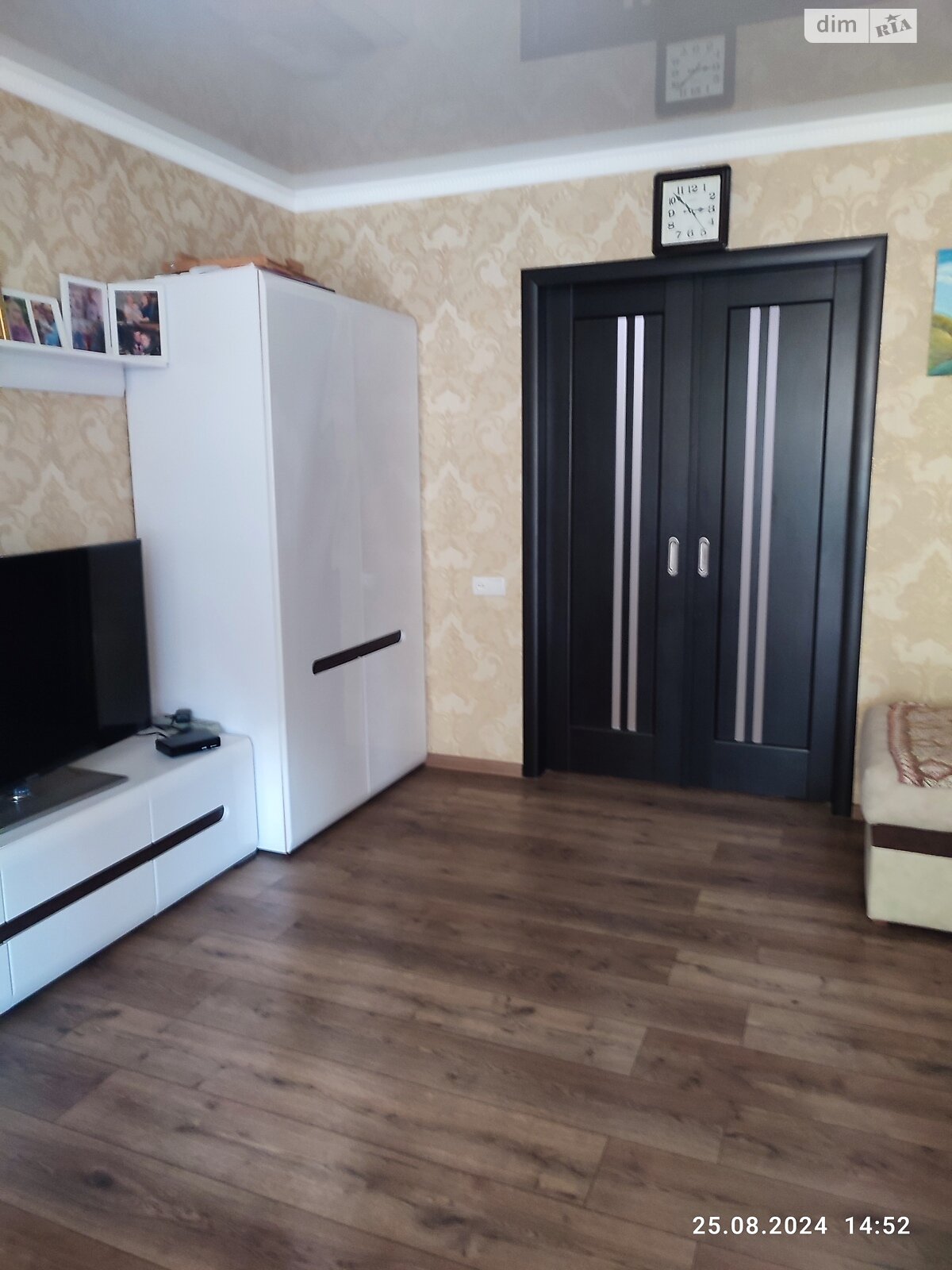 Продажа трехкомнатной квартиры в Днепре, на ул. Космонавтов, район Приднепровский фото 1 Продажа трехкомнатной квартиры в Днепре, на ул. Космонавтов, район Приднепровский фото 1