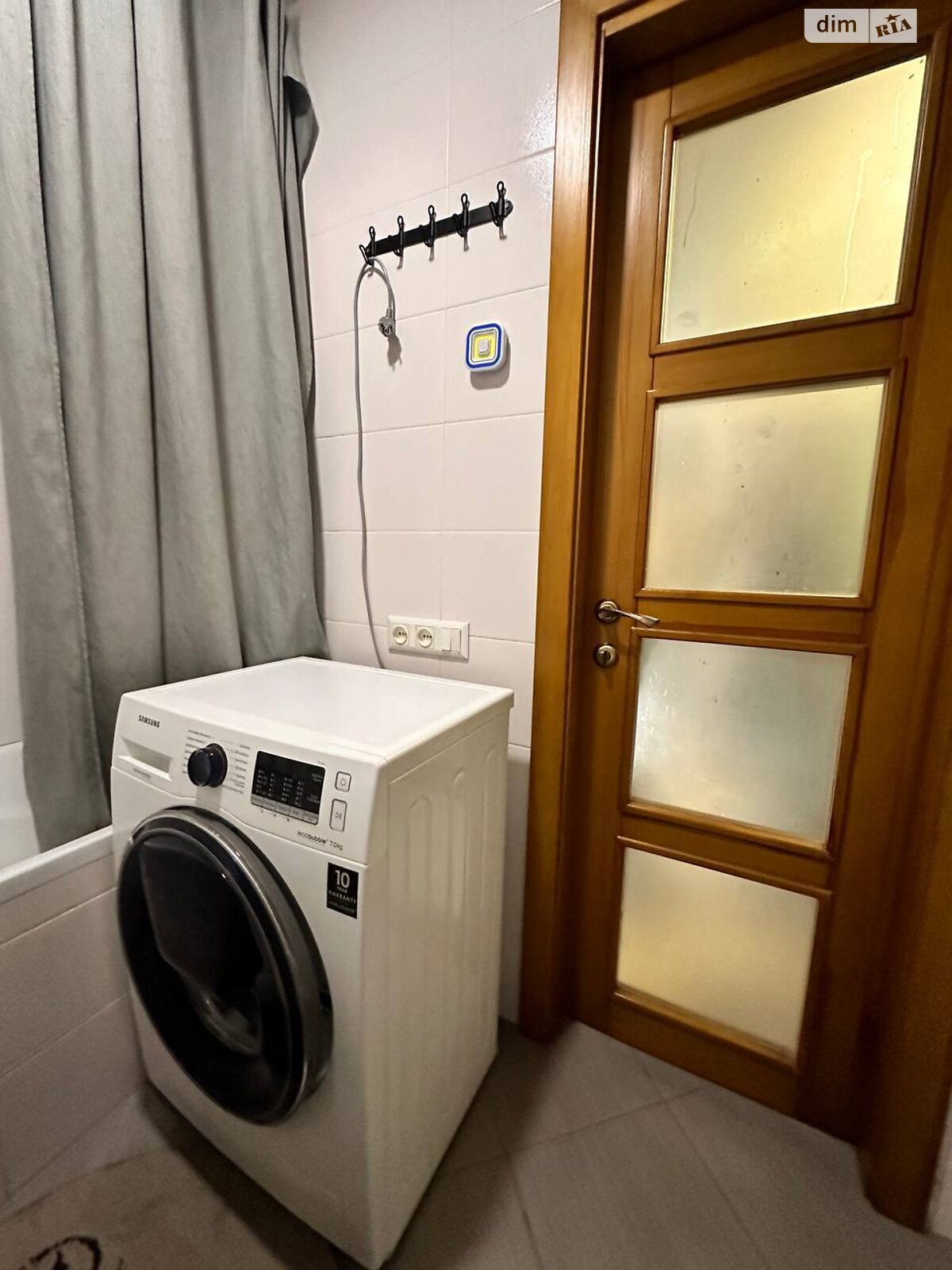 Продаж трикімнатної квартири в Дніпрі, на вул. Космонавтів 11, район Придніпровський фото 1 Продаж трикімнатної квартири в Дніпрі, на вул. Космонавтів 11, район Придніпровський фото 1