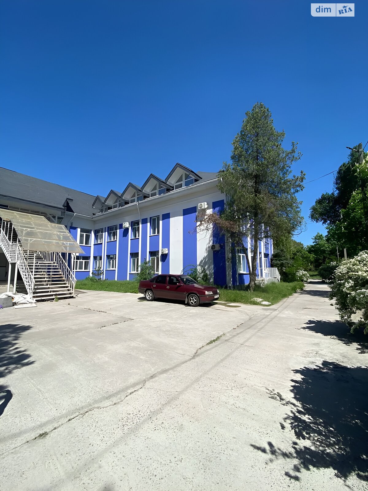 Продаж трикімнатної квартири в Дніпрі, на вул. Космонавтів, район Придніпровський фото 1 Продаж трикімнатної квартири в Дніпрі, на вул. Космонавтів, район Придніпровський фото 1