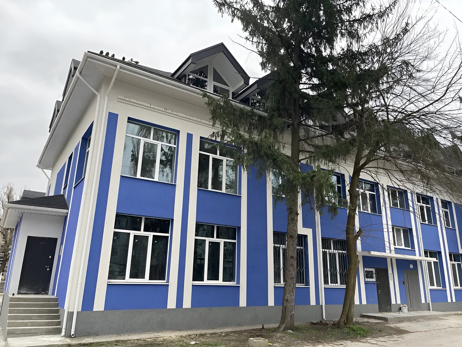 Продаж трикімнатної квартири в Дніпрі, на вул. Космонавтів, район Придніпровський фото 1 Продаж трикімнатної квартири в Дніпрі, на вул. Космонавтів, район Придніпровський фото 1