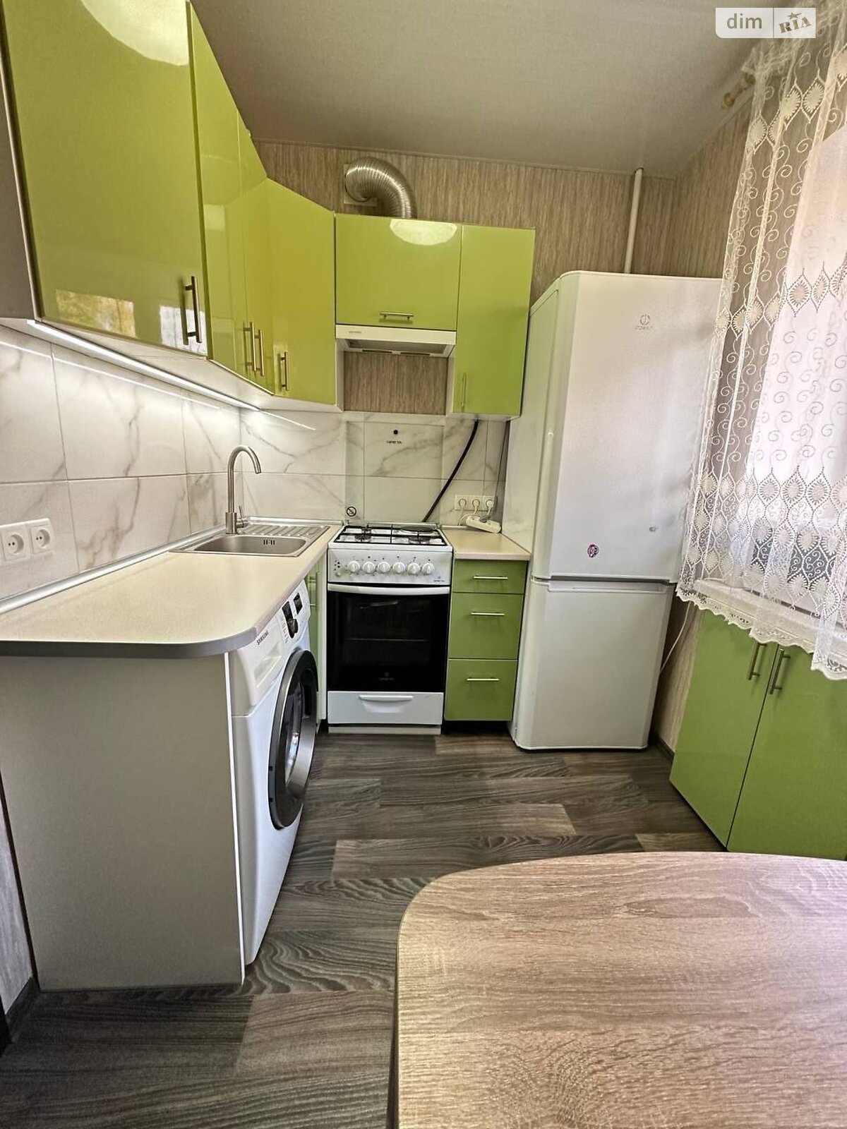 Продажа трехкомнатной квартиры в Днепре, на ул. Роторная 23Б, район Приднепровский фото 1 Продажа трехкомнатной квартиры в Днепре, на ул. Роторная 23Б, район Приднепровский фото 1