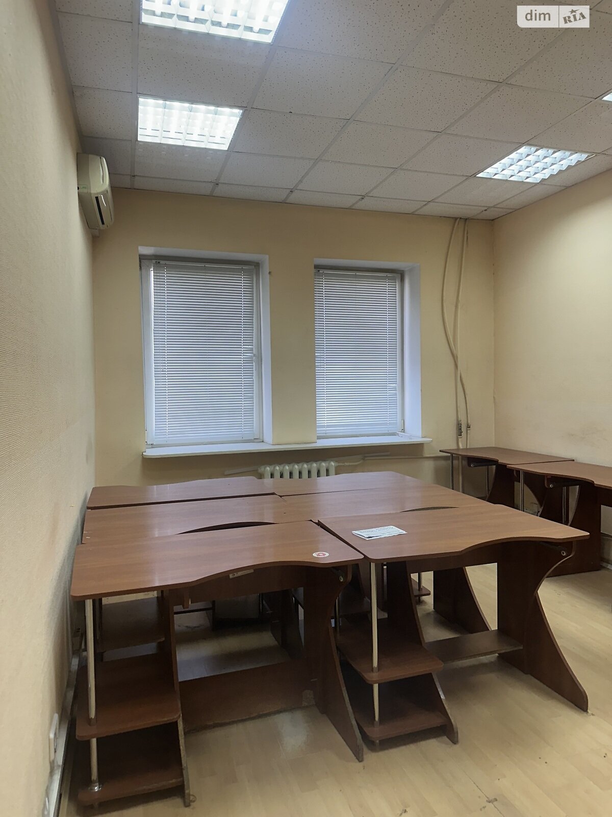 Продажа трехкомнатной квартиры в Днепре, на ул. Привокзальная 3, район Привокзальный фото 1 Продажа трехкомнатной квартиры в Днепре, на ул. Привокзальная 3, район Привокзальный фото 1