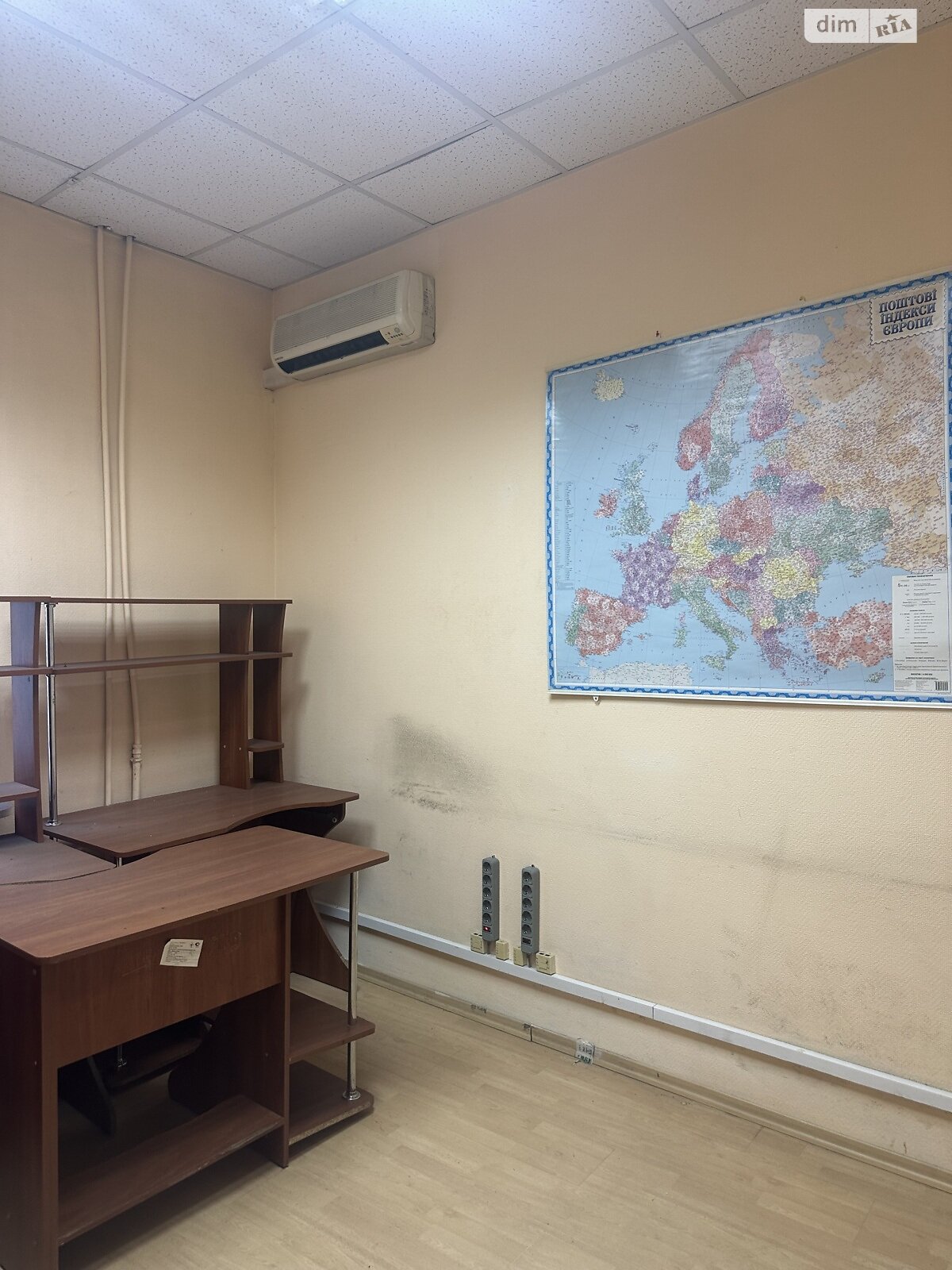 Продажа трехкомнатной квартиры в Днепре, на ул. Привокзальная 3, район Привокзальный фото 1 Продажа трехкомнатной квартиры в Днепре, на ул. Привокзальная 3, район Привокзальный фото 1