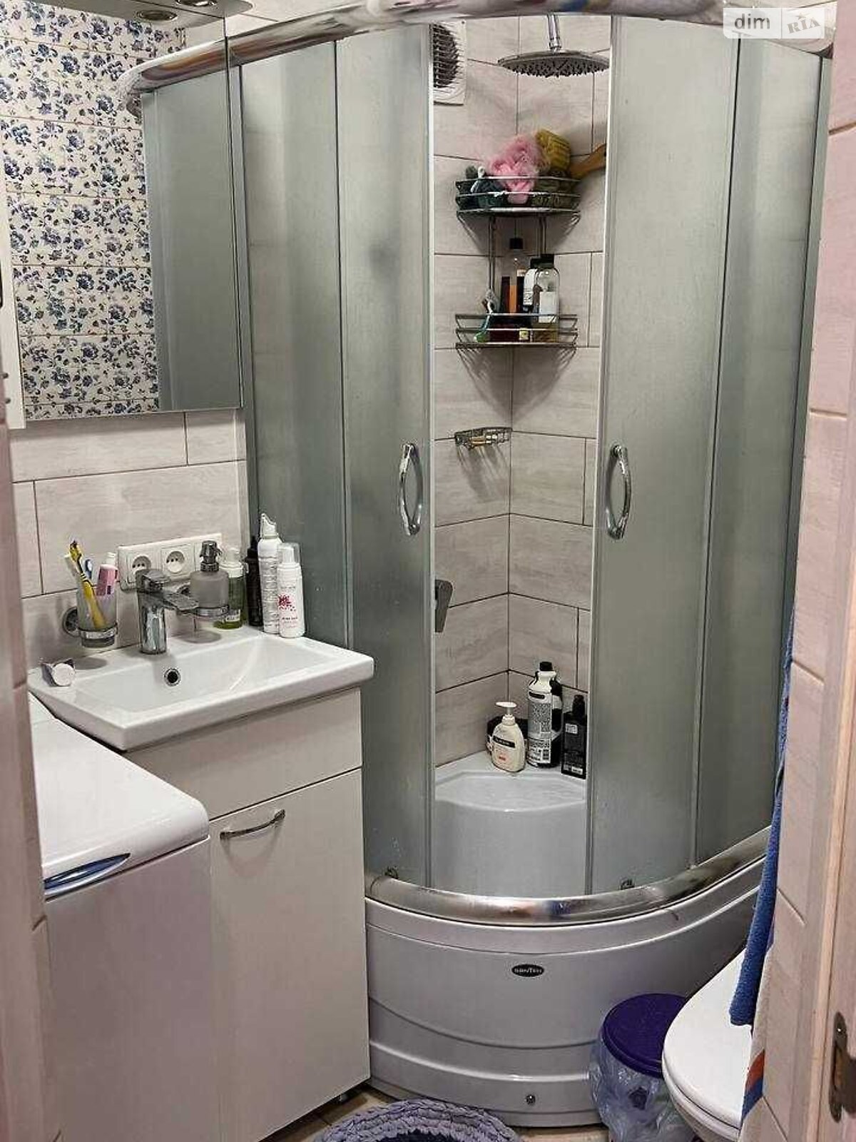 Продаж трикімнатної квартири в Дніпрі, на вул. Привокзальна 2, кв. 5, район Привокзальний фото 1 Продаж трикімнатної квартири в Дніпрі, на вул. Привокзальна 2, кв. 5, район Привокзальний фото 1