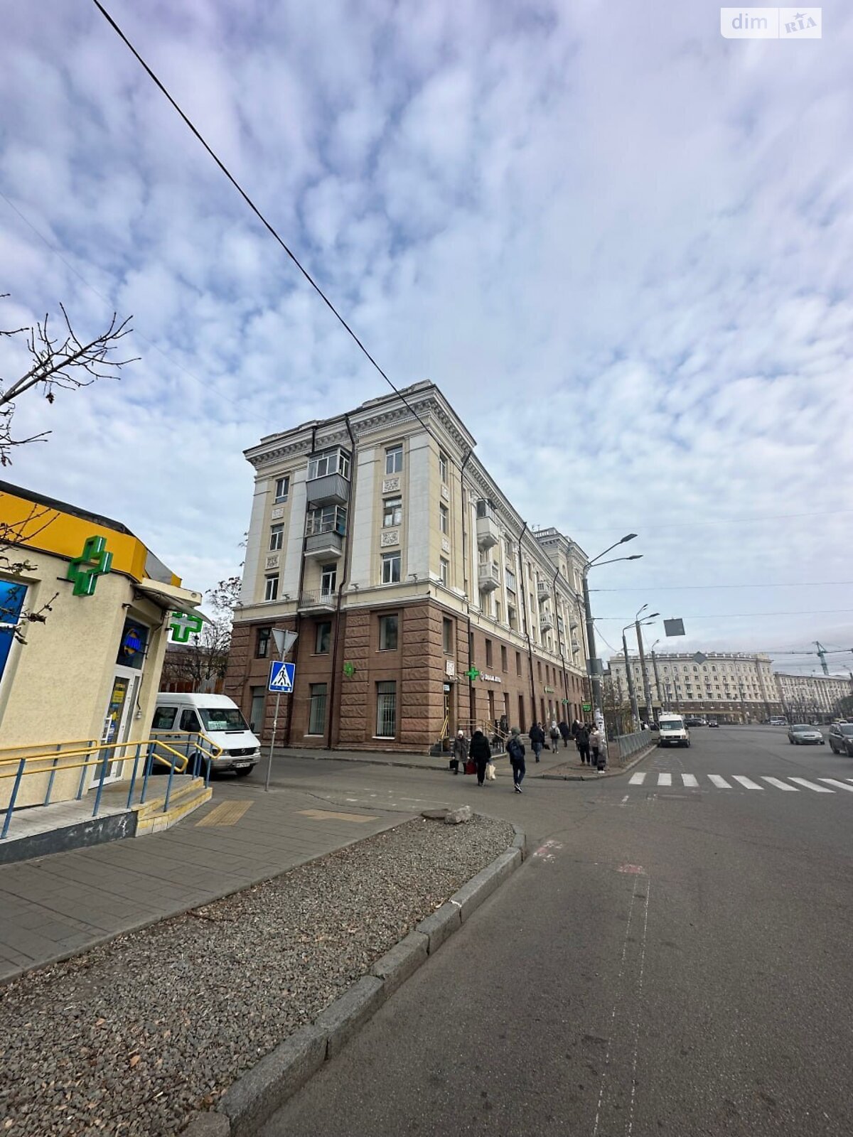 Продажа трехкомнатной квартиры в Днепре, на пл. Вокзальная, район Привокзальный фото 1 Продажа трехкомнатной квартиры в Днепре, на пл. Вокзальная, район Привокзальный фото 1