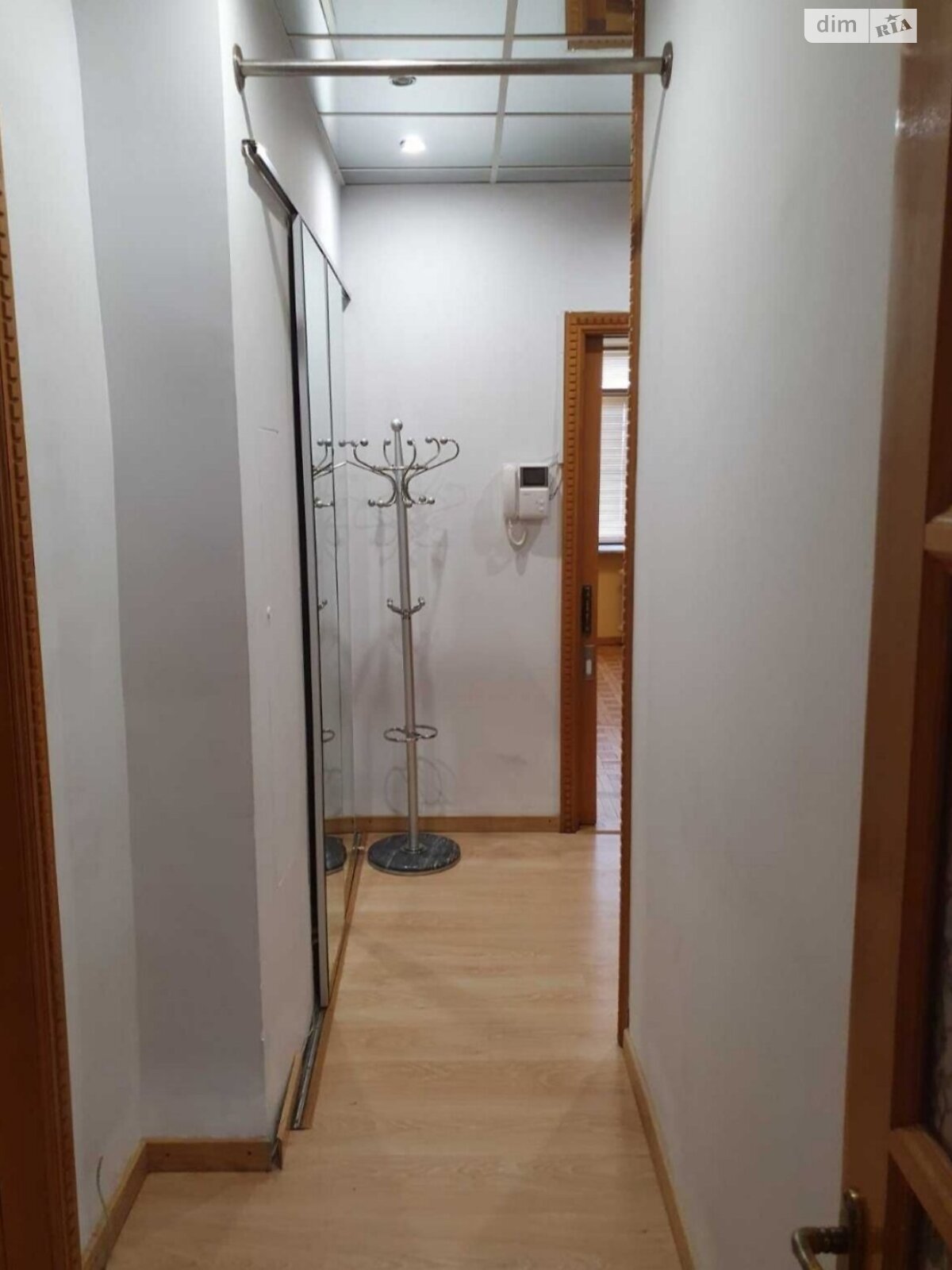Продажа трехкомнатной квартиры в Днепре, на просп. Яворницкого Дмитрия 123, район Привокзальный фото 1 Продажа трехкомнатной квартиры в Днепре, на просп. Яворницкого Дмитрия 123, район Привокзальный фото 1
