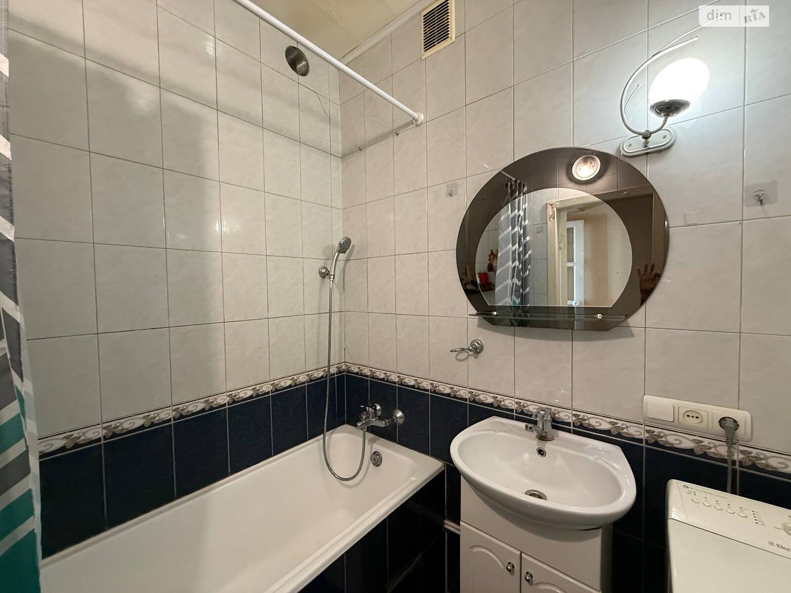 Продажа двухкомнатной квартиры в Днепре, на просп. Яворницкого Дмитрия 119, район Привокзальный фото 1 Продажа двухкомнатной квартиры в Днепре, на просп. Яворницкого Дмитрия 119, район Привокзальный фото 1