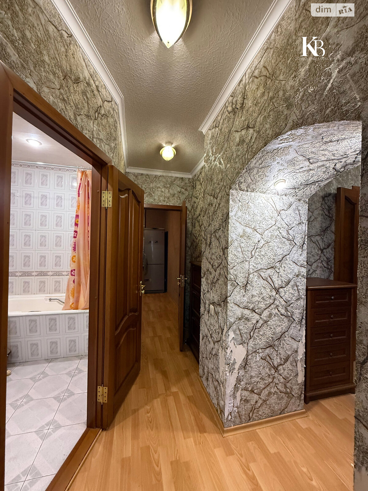 Продажа двухкомнатной квартиры в Днепре, на просп. Яворницкого Дмитрия 121, район Привокзальный фото 1 Продажа двухкомнатной квартиры в Днепре, на просп. Яворницкого Дмитрия 121, район Привокзальный фото 1