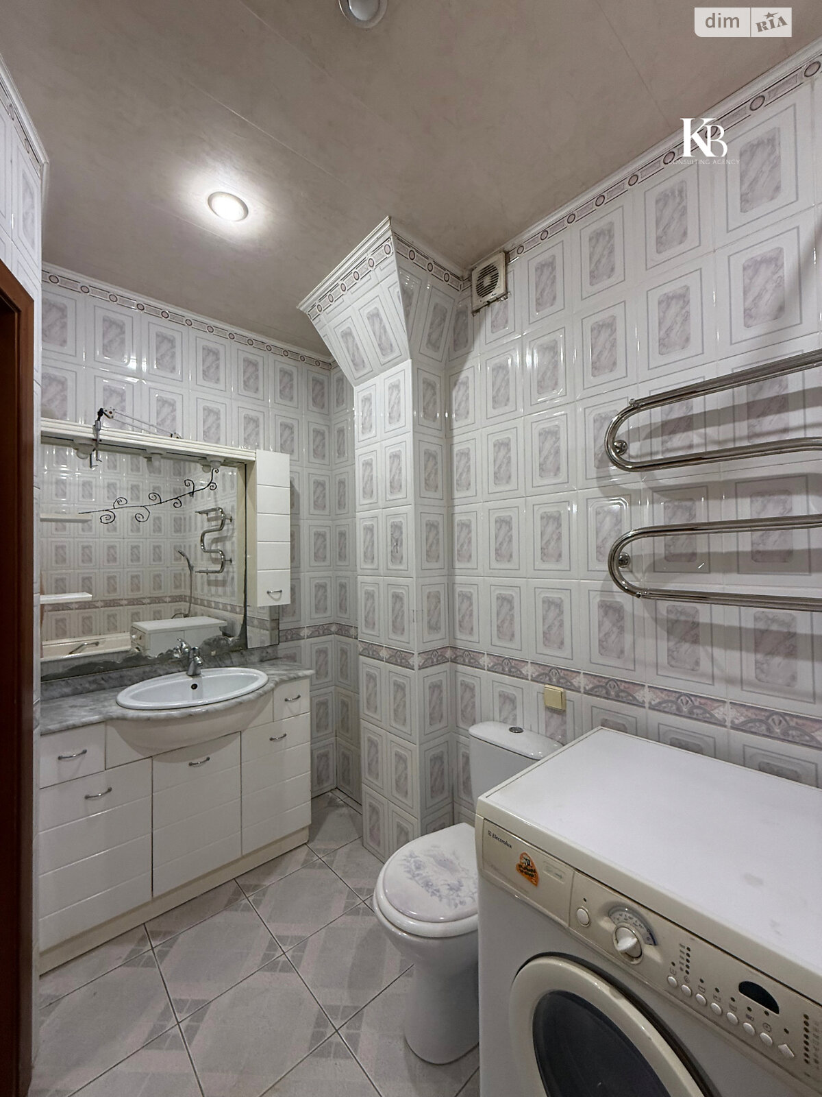 Продажа двухкомнатной квартиры в Днепре, на просп. Яворницкого Дмитрия 121, район Привокзальный фото 1 Продажа двухкомнатной квартиры в Днепре, на просп. Яворницкого Дмитрия 121, район Привокзальный фото 1