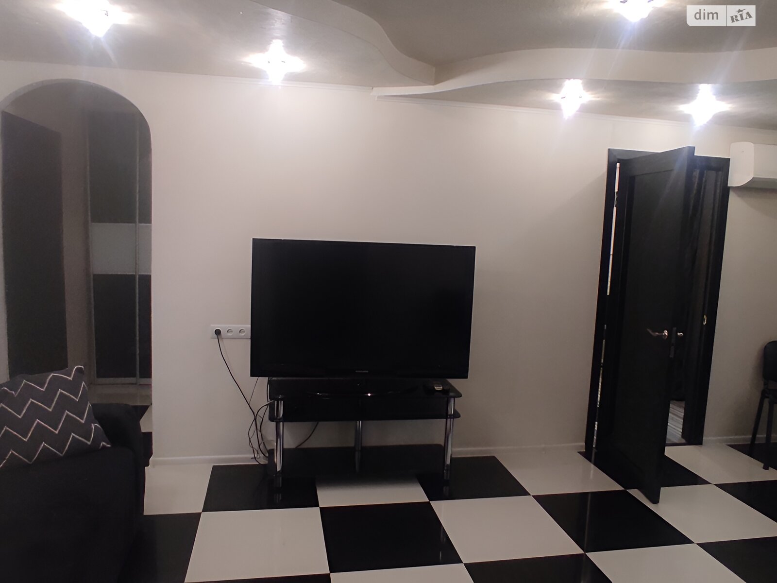 Продажа трехкомнатной квартиры в Днепре, на ул. Бериславская 16, район Проспект Поля фото 1 Продажа трехкомнатной квартиры в Днепре, на ул. Бериславская 16, район Проспект Поля фото 1