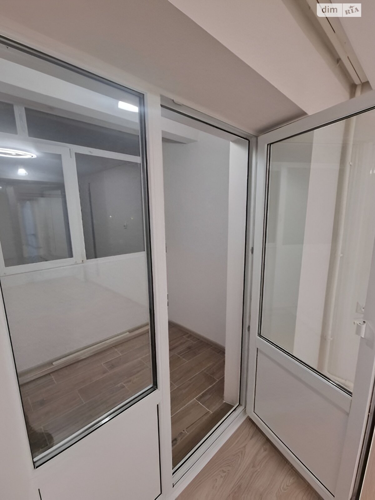 Продаж трикімнатної квартири в Дніпрі, на вул. Драгоманова Михайла 54, район Проспект Поля фото 1 Продаж трикімнатної квартири в Дніпрі, на вул. Драгоманова Михайла 54, район Проспект Поля фото 1