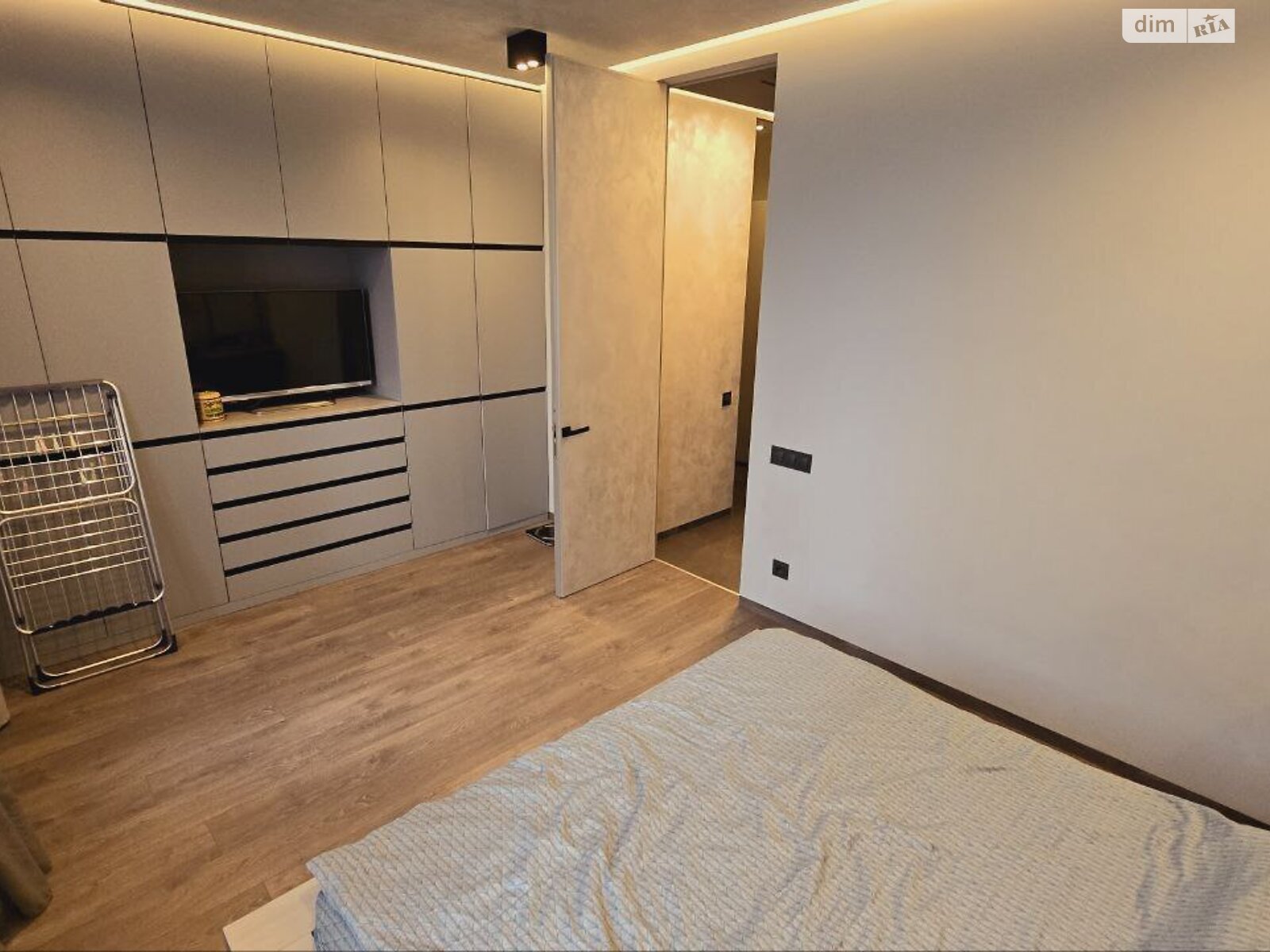 Продажа однокомнатной квартиры в Днепре, на просп. Поля Александра 16, район Проспект Поля фото 1