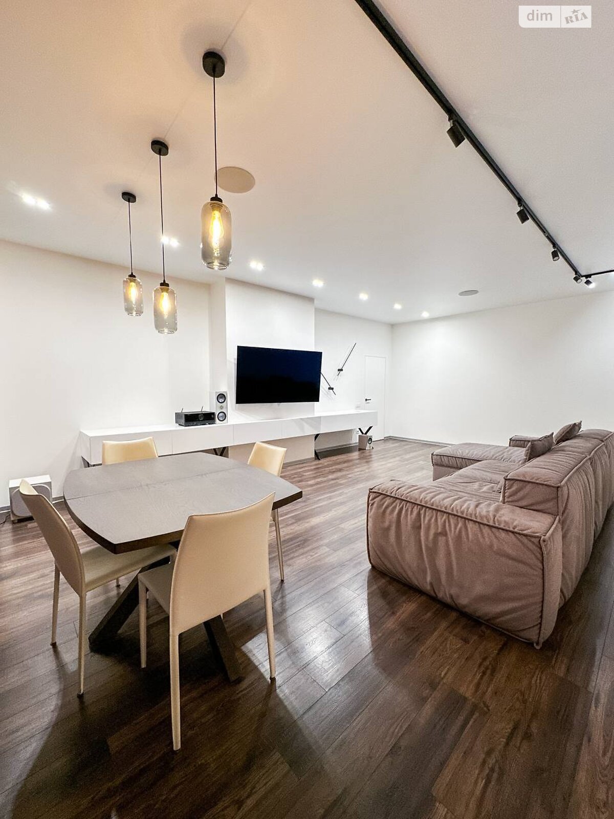 Продажа трехкомнатной квартиры в Днепре, на просп. Поля Александра 16, район Проспект Поля фото 1 Продажа трехкомнатной квартиры в Днепре, на просп. Поля Александра 16, район Проспект Поля фото 1