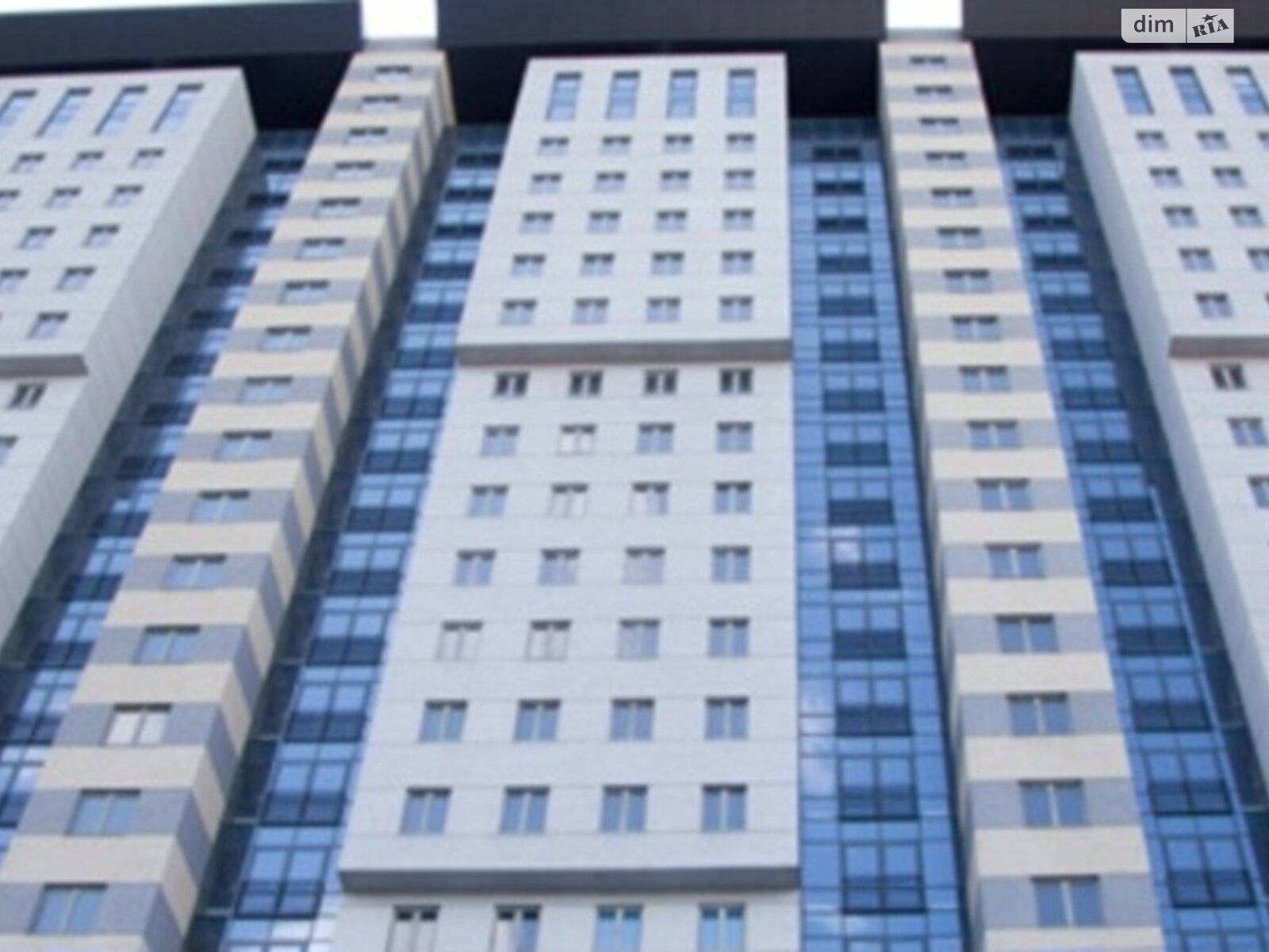 Продажа трехкомнатной квартиры в Днепре, на просп. Поля Александра 16, район Проспект Поля фото 1