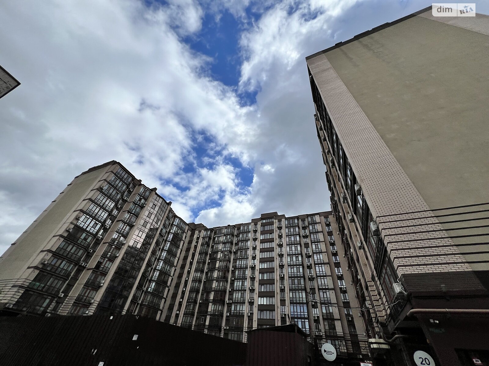 Продажа двухкомнатной квартиры в Днепре, на ул. Антоновича Владимира 36К, фото 1