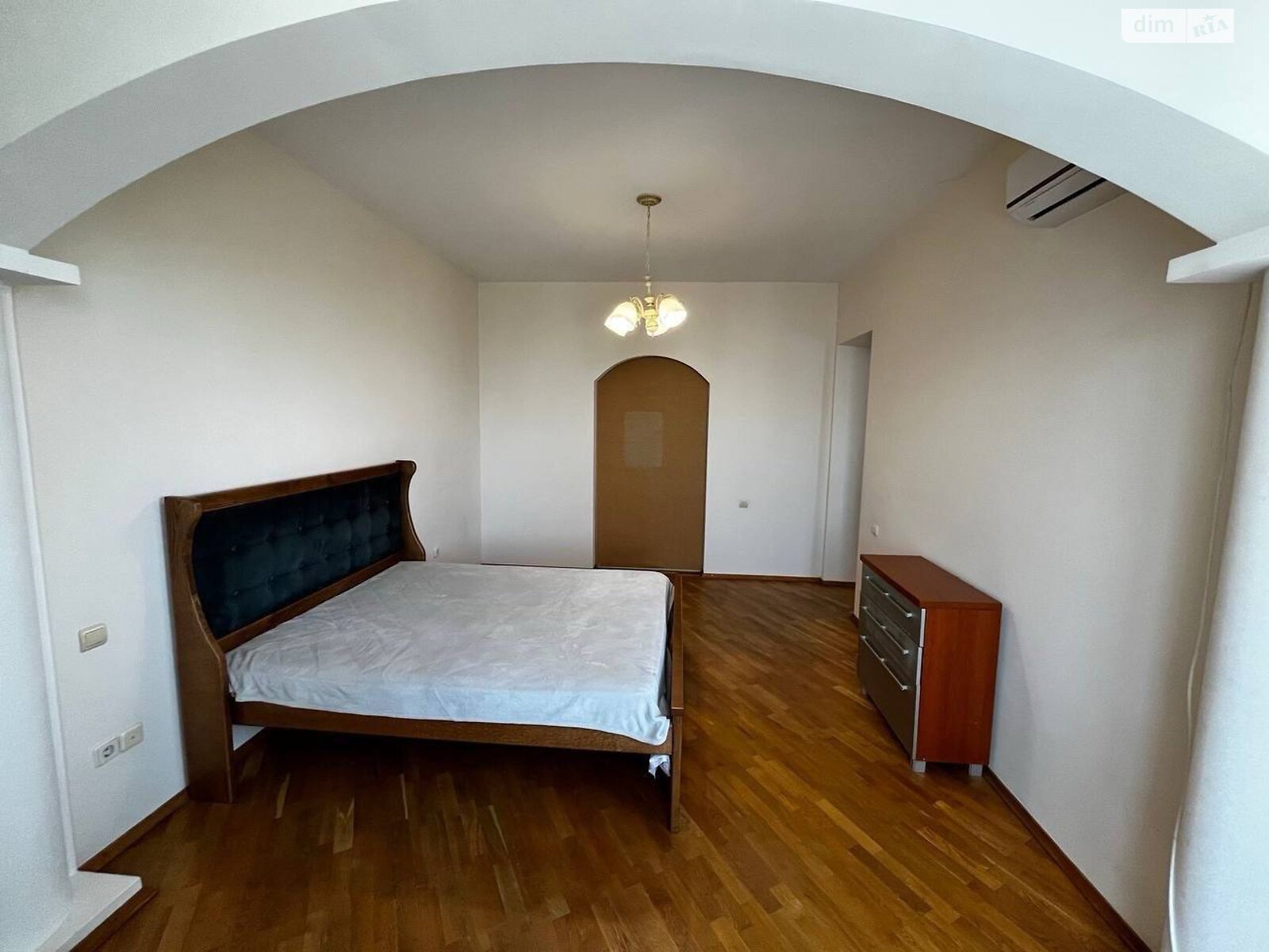 Продажа трехкомнатной квартиры в Днепре, на просп. Леси Украинки 13, фото 1 Продажа трехкомнатной квартиры в Днепре, на просп. Леси Украинки 13, фото 1