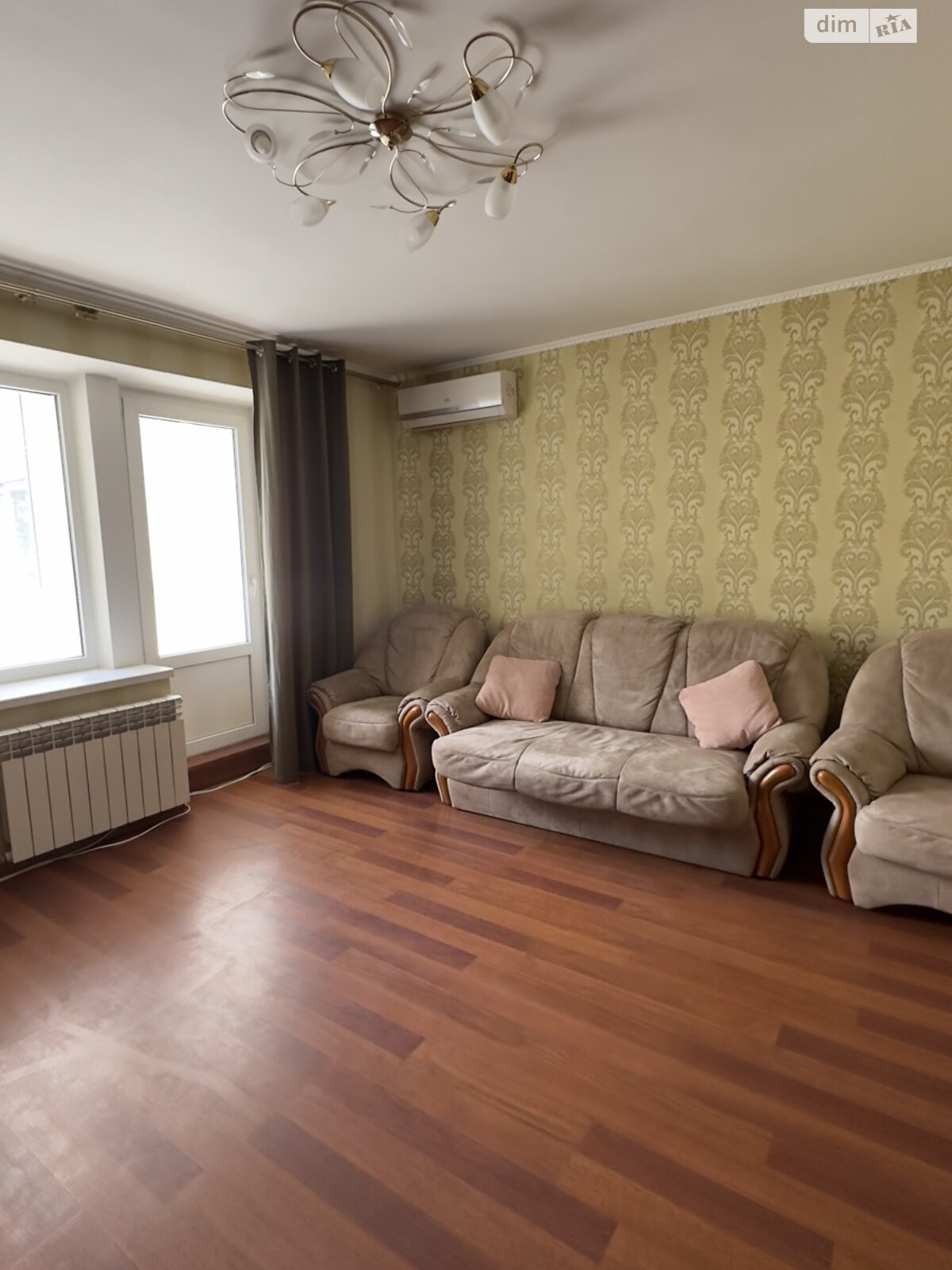 Продажа трехкомнатной квартиры в Днепре, на просп. Леси Украинки 15, фото 1