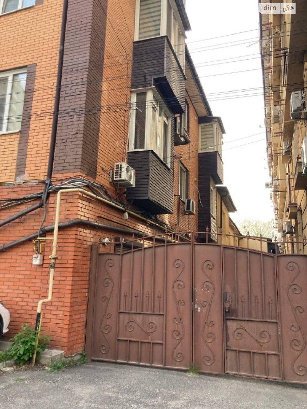 Продаж двокімнатної квартири в Дніпрі, на вул. Алли Горської 106, район Робоча фото 1 Продаж двокімнатної квартири в Дніпрі, на вул. Алли Горської 106, район Робоча фото 1