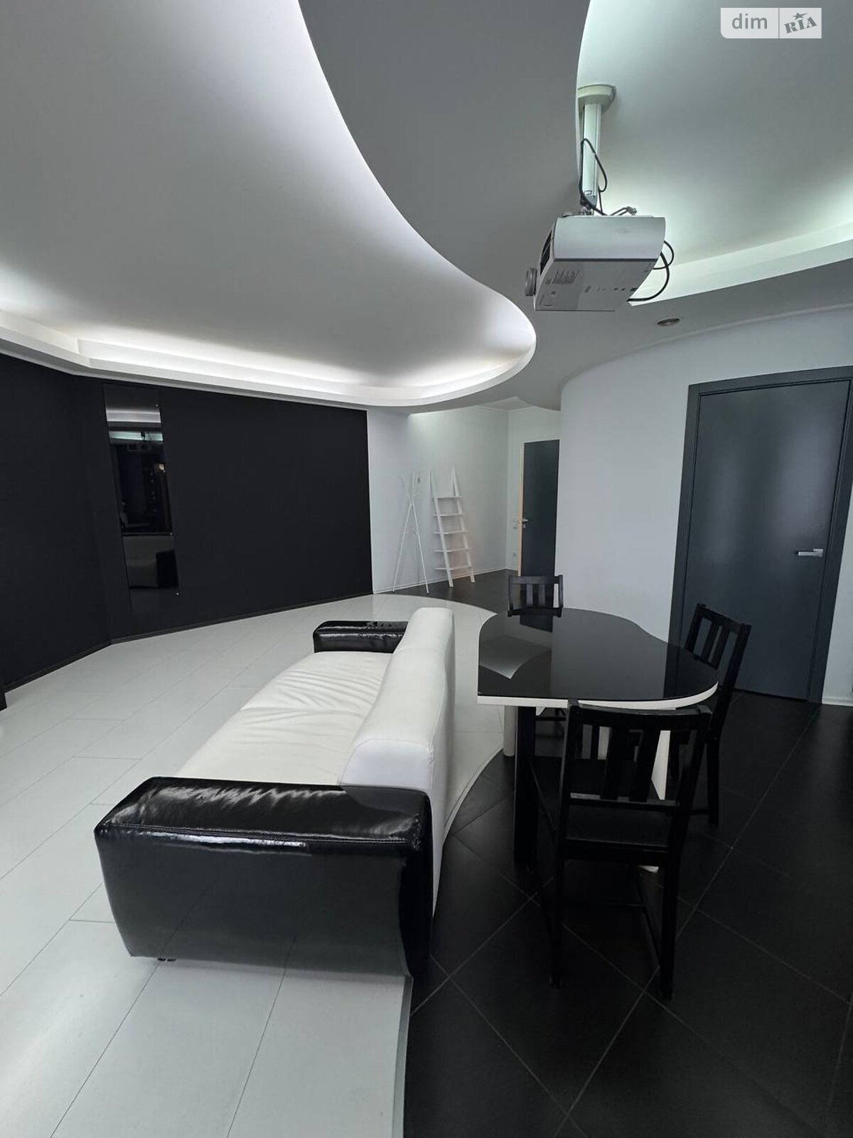 Продаж двокімнатної квартири в Дніпрі, на вул. Національної Гвардії 5, район Робоча фото 1 Продаж двокімнатної квартири в Дніпрі, на вул. Національної Гвардії 5, район Робоча фото 1