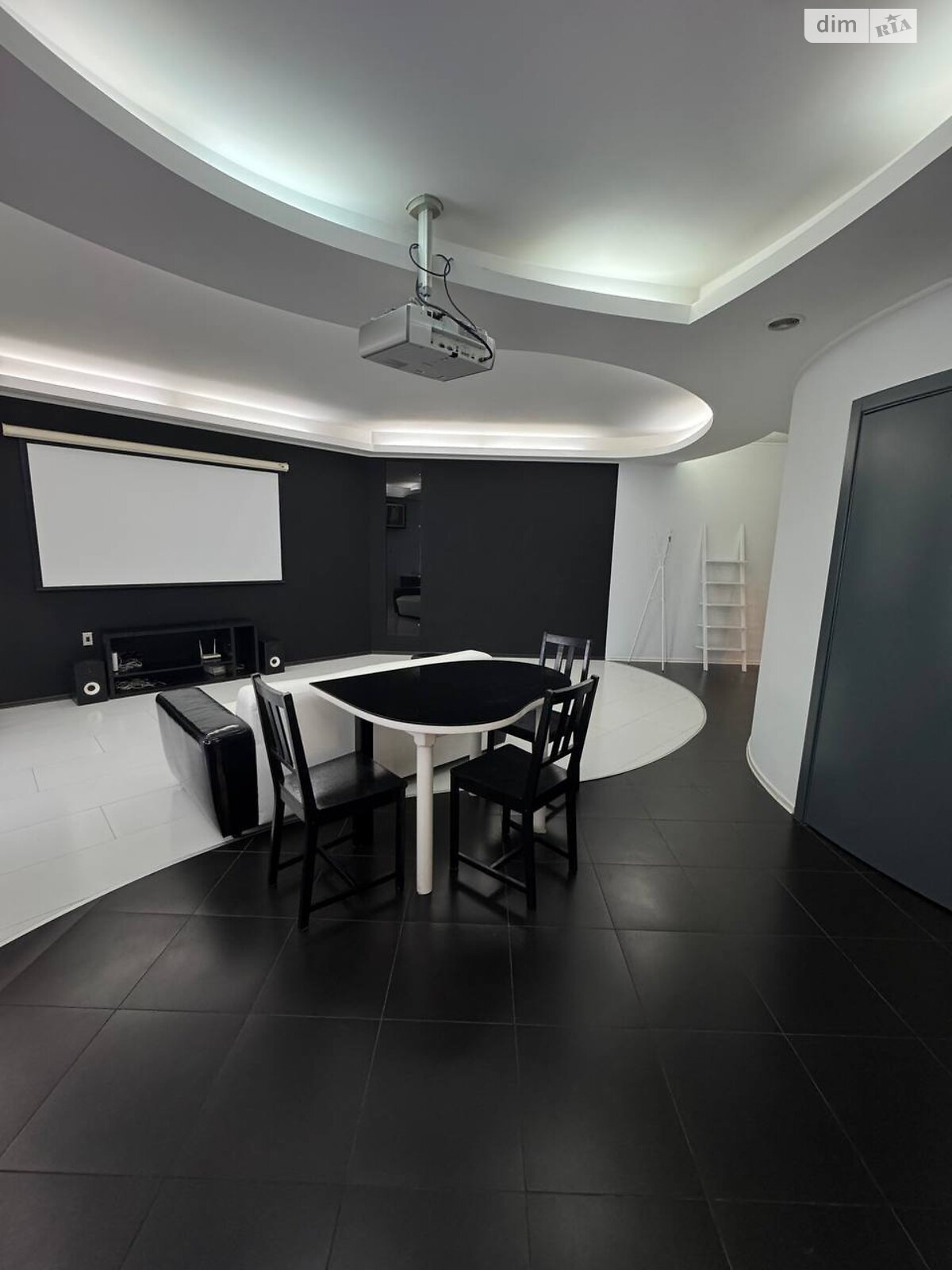 Продаж двокімнатної квартири в Дніпрі, на вул. Національної Гвардії 5, район Робоча фото 1 Продаж двокімнатної квартири в Дніпрі, на вул. Національної Гвардії 5, район Робоча фото 1