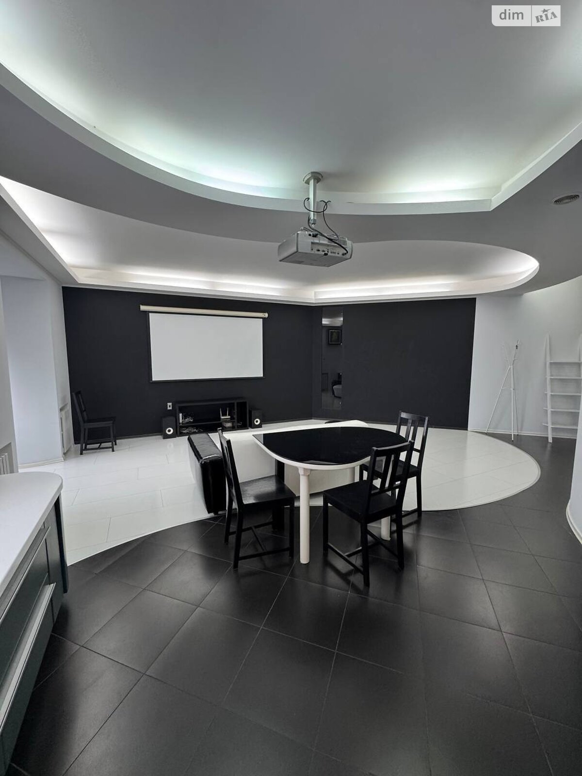 Продаж двокімнатної квартири в Дніпрі, на вул. Національної Гвардії 5, район Робоча фото 1 Продаж двокімнатної квартири в Дніпрі, на вул. Національної Гвардії 5, район Робоча фото 1