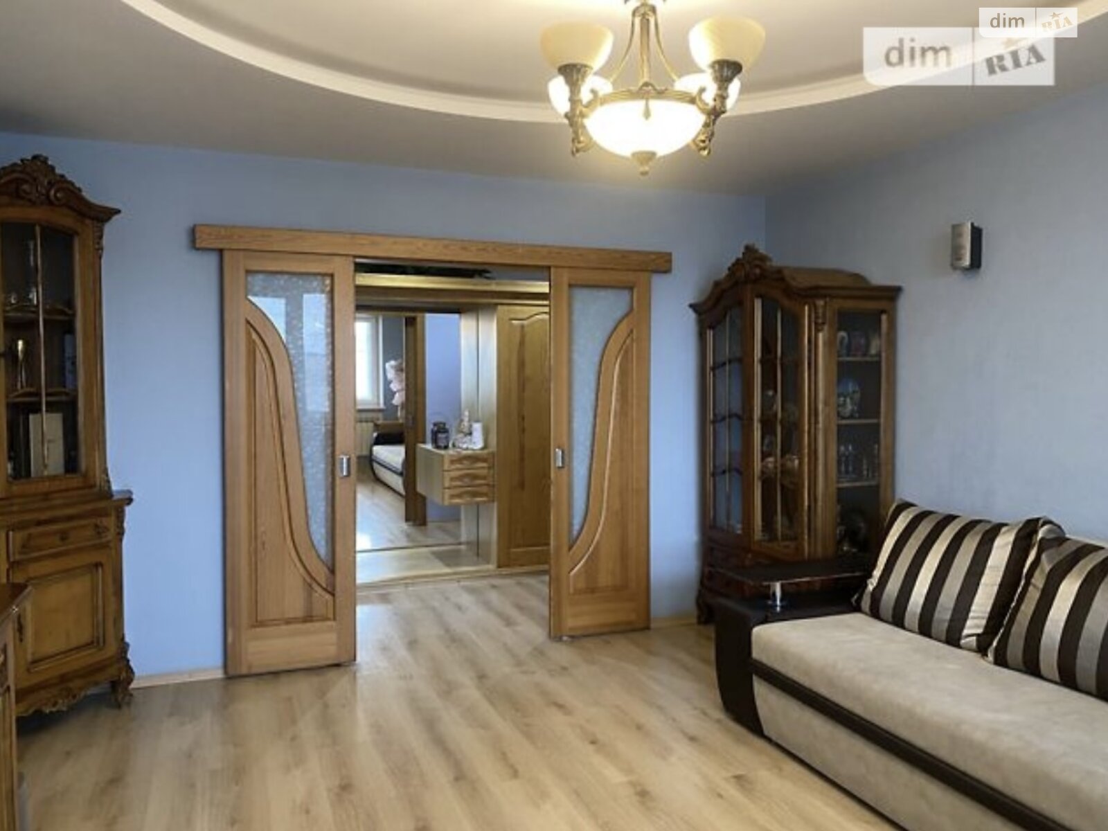 Продаж трикімнатної квартири в Дніпрі, на вул. Робоча 18, район Робоча фото 1 Продаж трикімнатної квартири в Дніпрі, на вул. Робоча 18, район Робоча фото 1