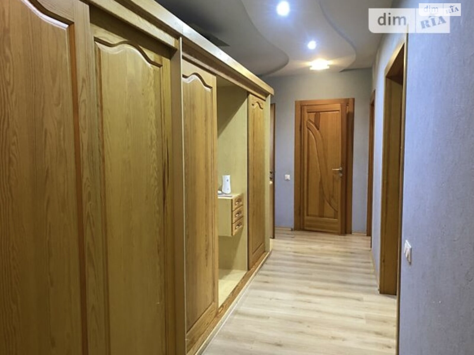 Продаж трикімнатної квартири в Дніпрі, на вул. Робоча 18, район Робоча фото 1 Продаж трикімнатної квартири в Дніпрі, на вул. Робоча 18, район Робоча фото 1