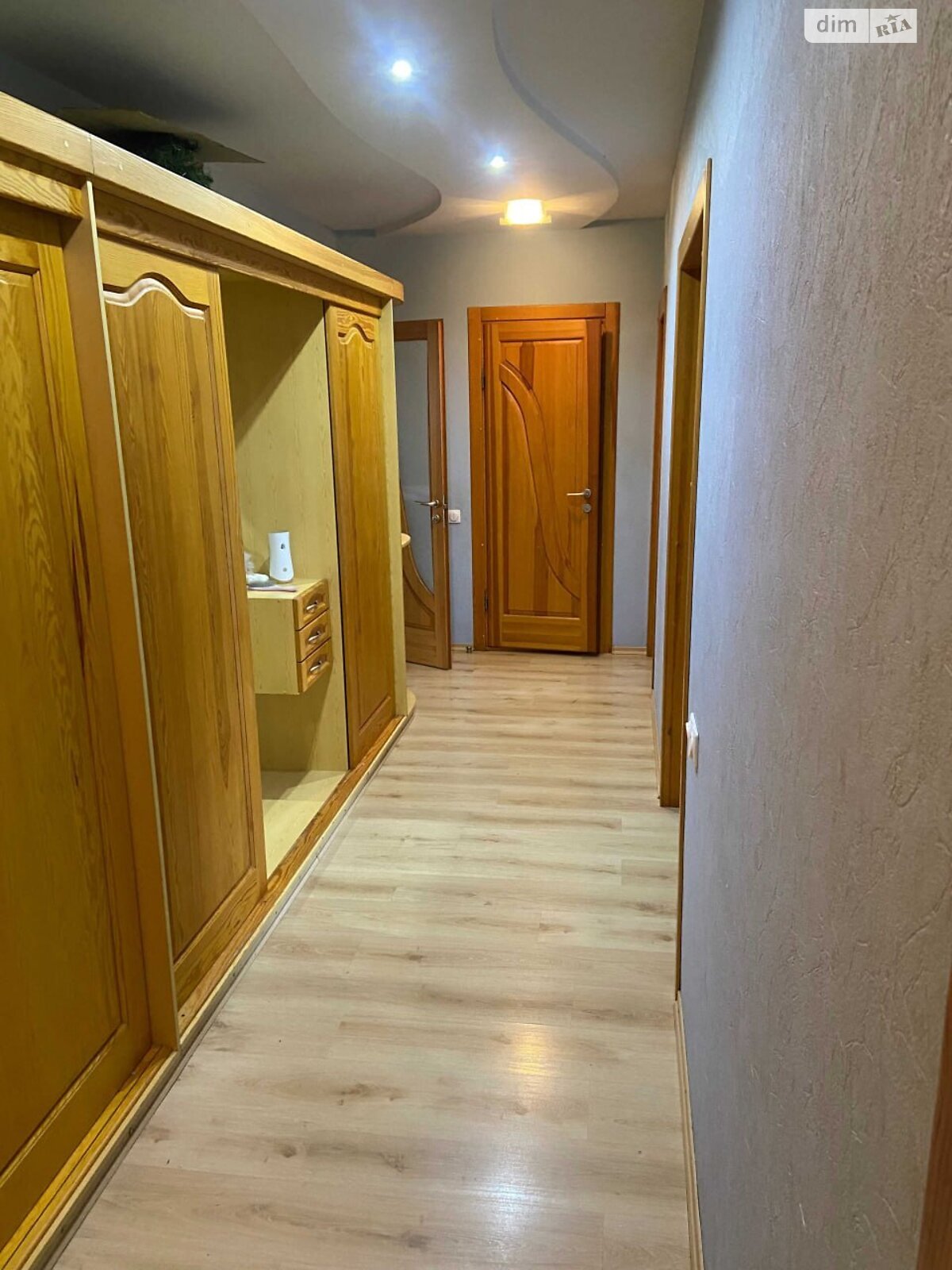 Продажа трехкомнатной квартиры в Днепре, на ул. Рабочая 18, район Рабочая фото 1 Продажа трехкомнатной квартиры в Днепре, на ул. Рабочая 18, район Рабочая фото 1