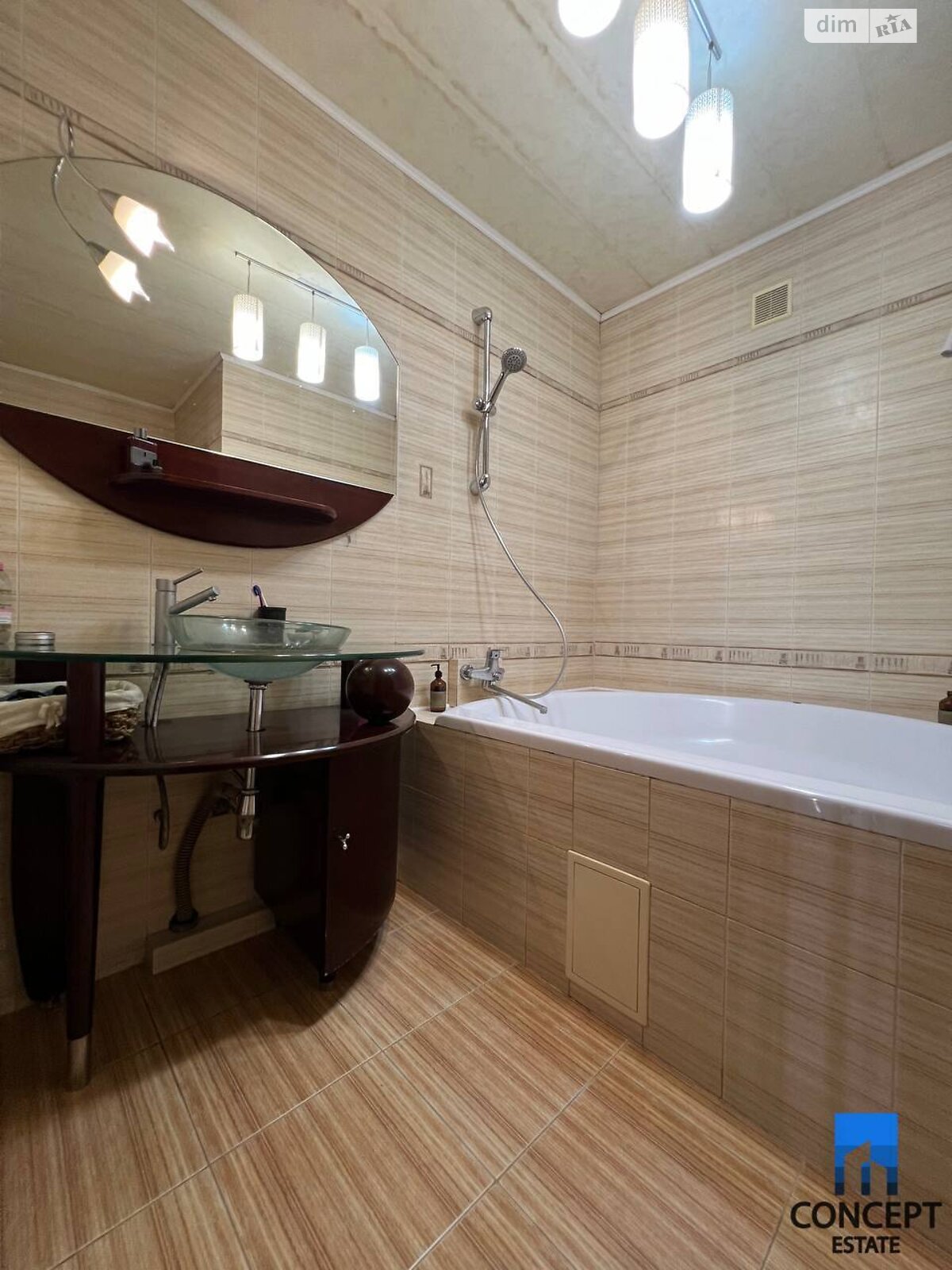Продаж трикімнатної квартири в Дніпрі, на пров. Верстатобудівельний 3, кв. 53, район Робоча фото 1 Продаж трикімнатної квартири в Дніпрі, на пров. Верстатобудівельний 3, кв. 53, район Робоча фото 1