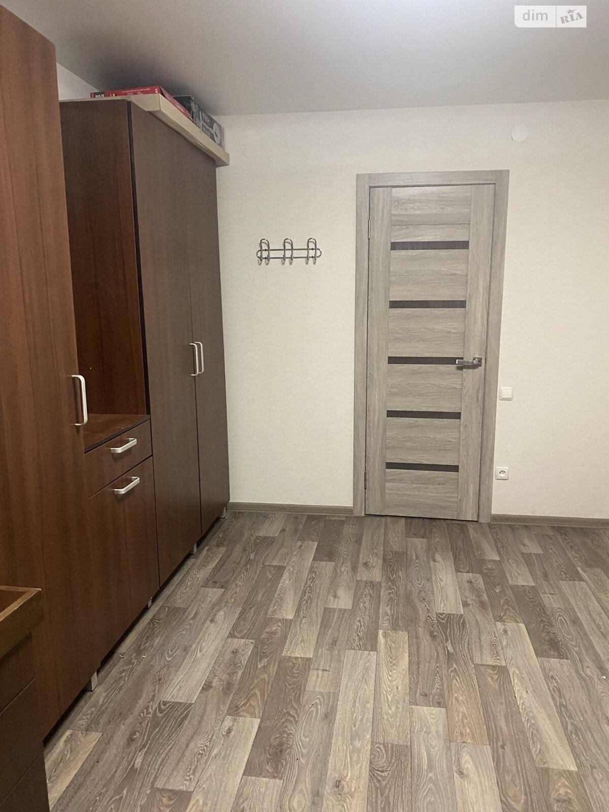 Продажа трехкомнатной квартиры в Днепре, на ул. Театральная, район Рабочая фото 1 Продажа трехкомнатной квартиры в Днепре, на ул. Театральная, район Рабочая фото 1