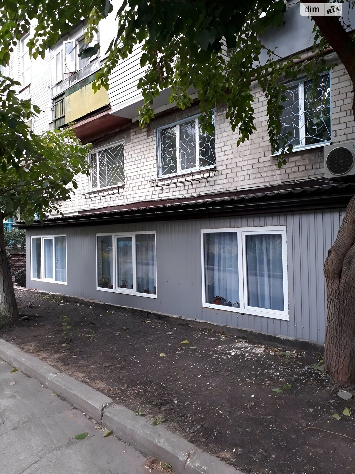 Продажа трехкомнатной квартиры в Днепре, на ул. Театральная, район Рабочая фото 1 Продажа трехкомнатной квартиры в Днепре, на ул. Театральная, район Рабочая фото 1