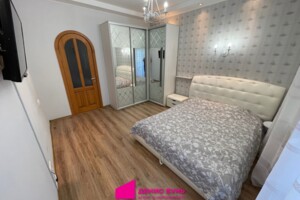 Продажа трехкомнатной квартиры в Днепре, на ул. Часовых неба 17, район Шевченковский фото 2