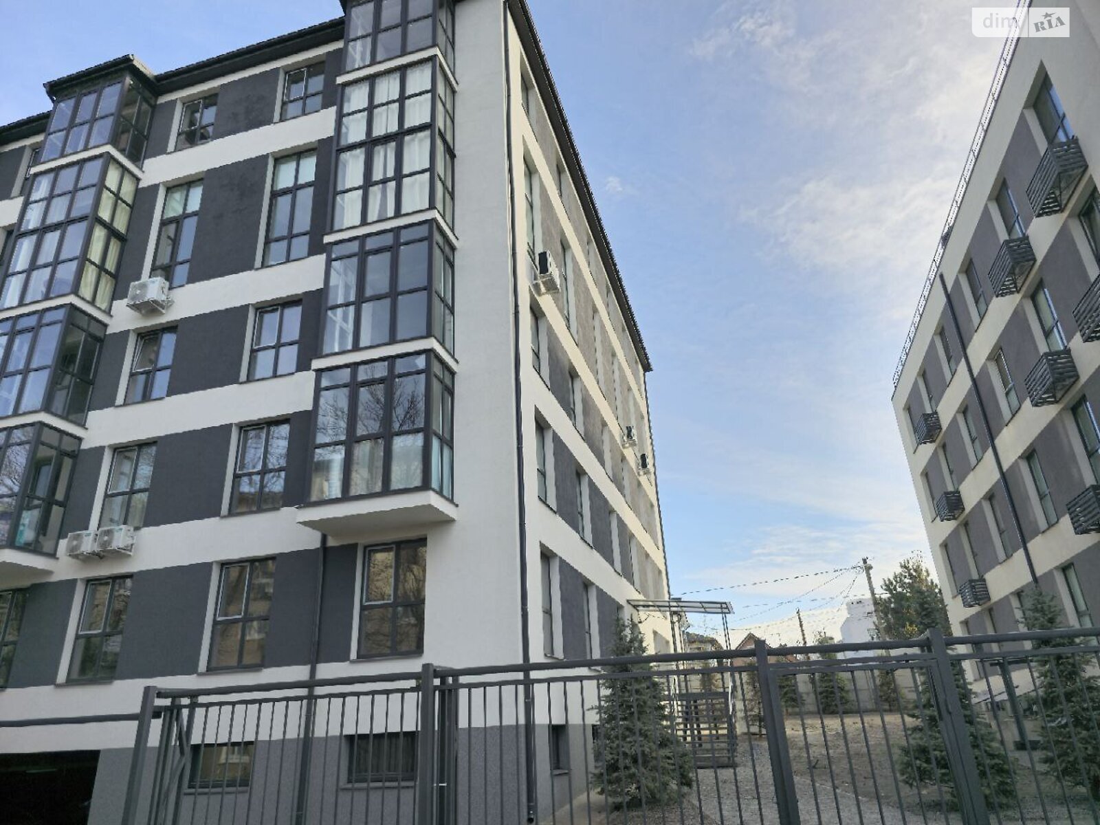 Продажа трехкомнатной квартиры в Днепре, на ул. Ольгерда Бочковского 26Д, район Шевченковский фото 1 Продажа трехкомнатной квартиры в Днепре, на ул. Ольгерда Бочковского 26Д, район Шевченковский фото 1