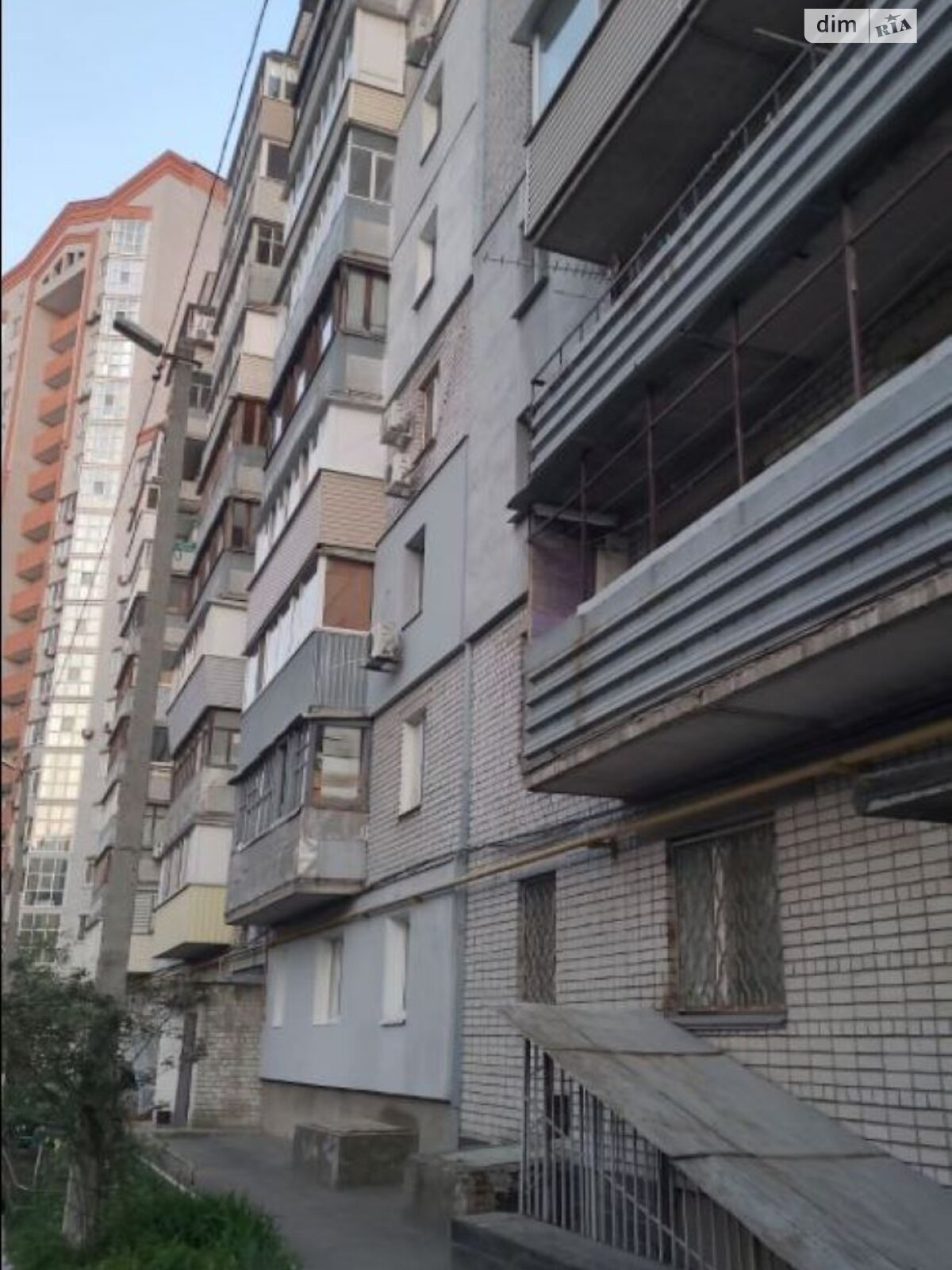 Продаж чотирикімнатної квартири в Дніпрі, на вул. Тополина 7, район Шевченківський фото 1