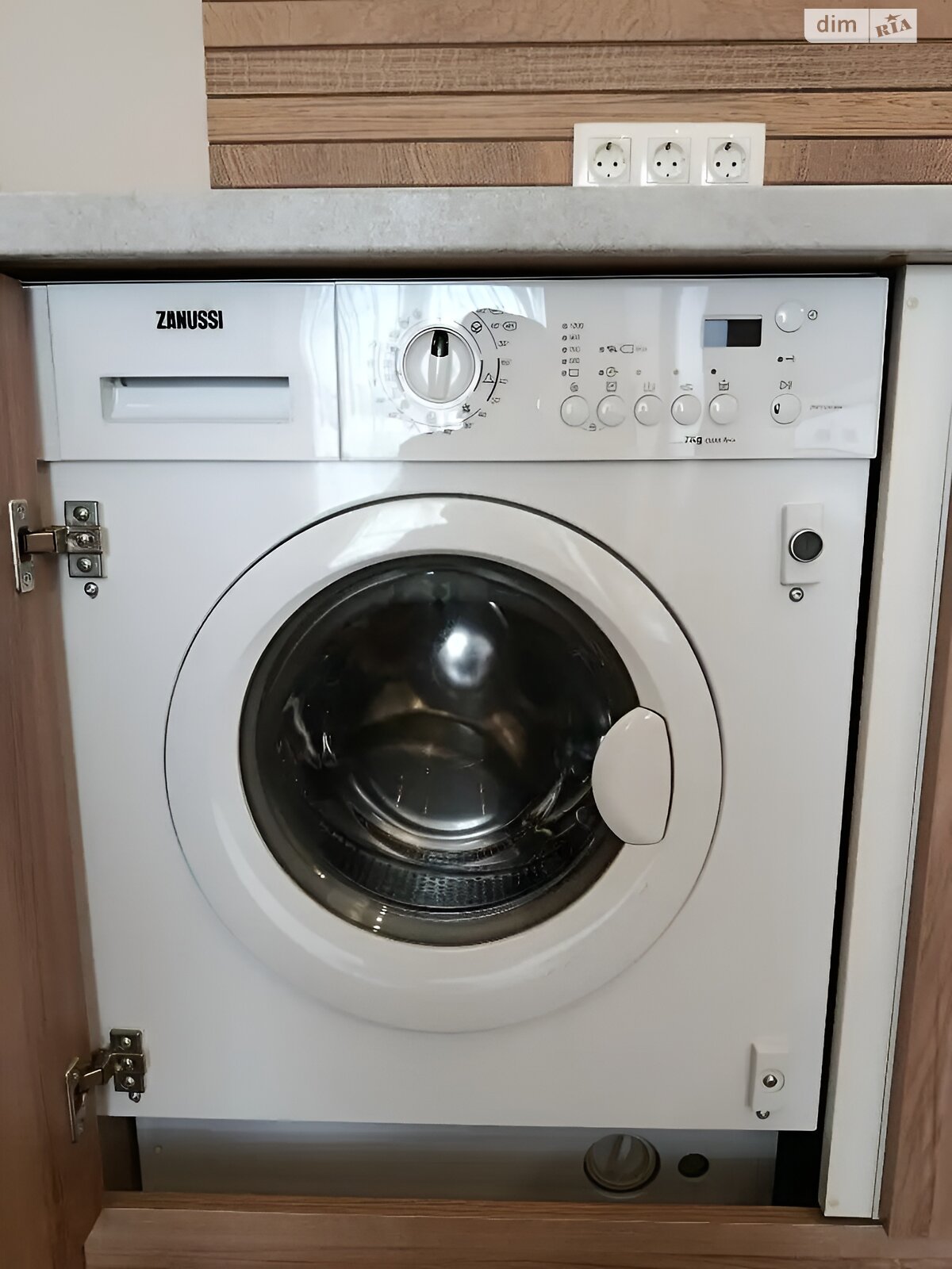 Продаж трикімнатної квартири в Дніпрі, на шосе Запорізьке 28С, кв. 32, район Шевченківський фото 1 Продаж трикімнатної квартири в Дніпрі, на шосе Запорізьке 28С, кв. 32, район Шевченківський фото 1