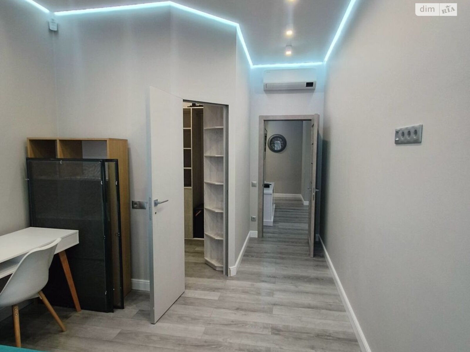 Продаж трикімнатної квартири в Дніпрі, на бул. Зоряний 1М, район Шевченківський фото 1 Продаж трикімнатної квартири в Дніпрі, на бул. Зоряний 1М, район Шевченківський фото 1