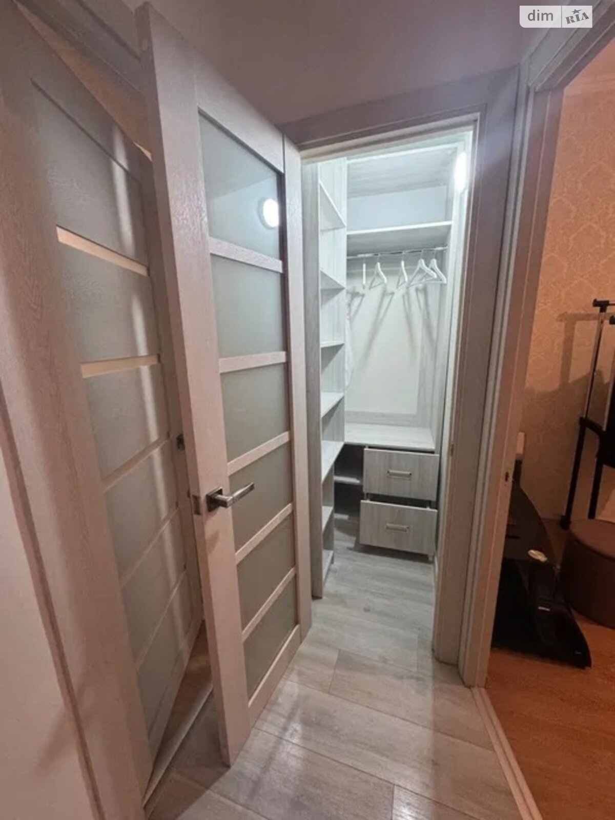 Продажа трехкомнатной квартиры в Днепре, на просп. Поля Александра 96, район Славутич фото 1