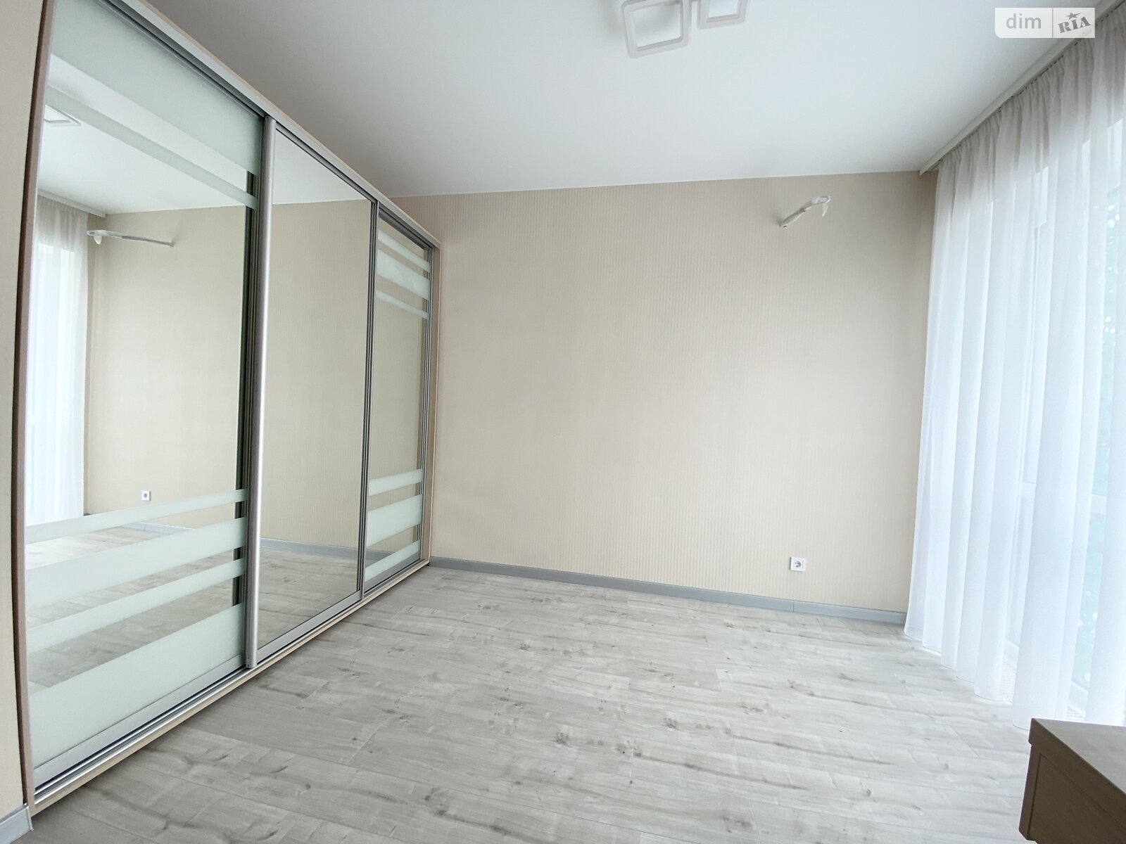 Продажа трехкомнатной квартиры в Днепре, на пер. Добровольцев 3, район Соборный фото 1